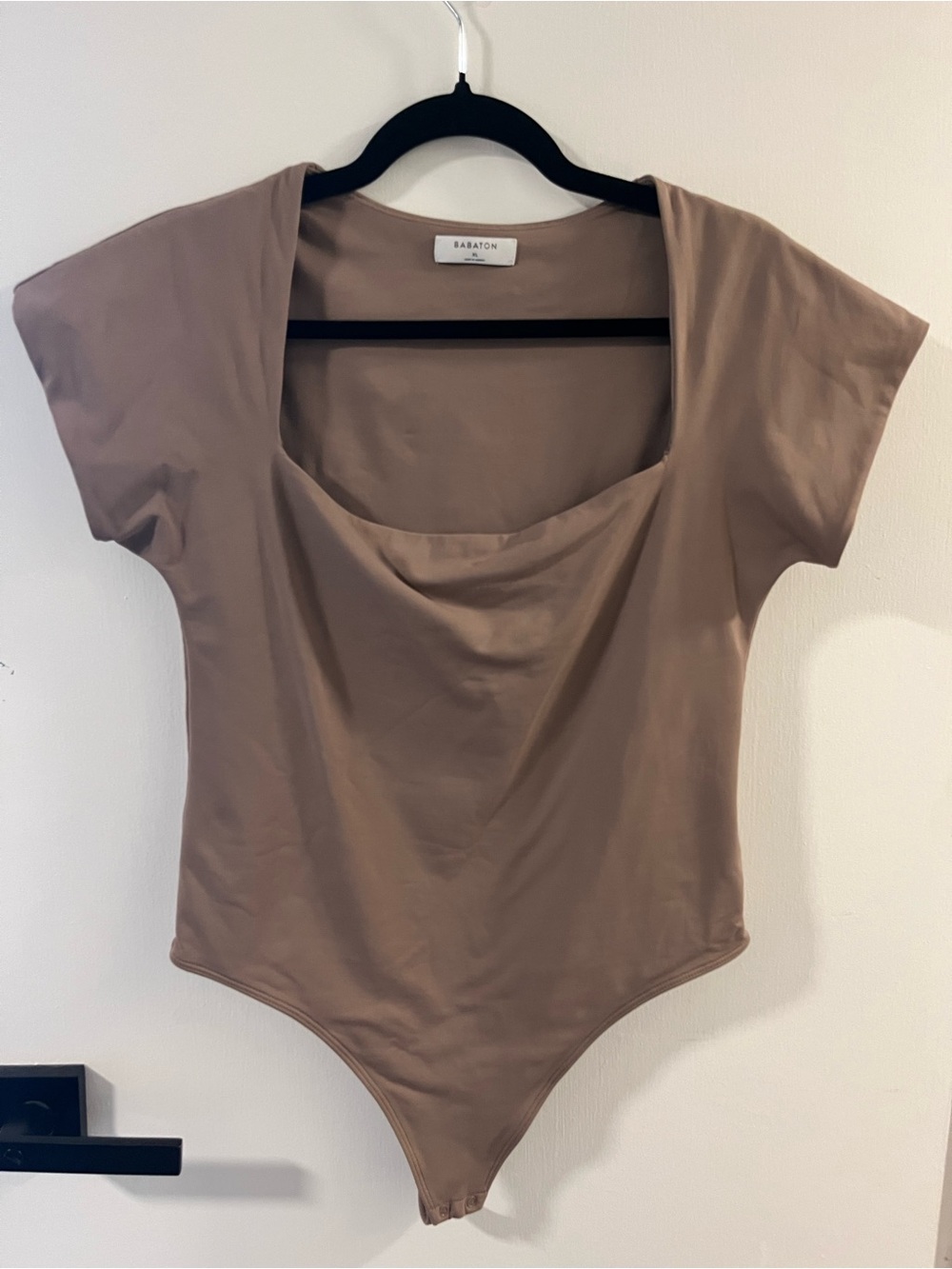 Aritzia Babaton Taupe Short Sleeve Scoop Bodysuit